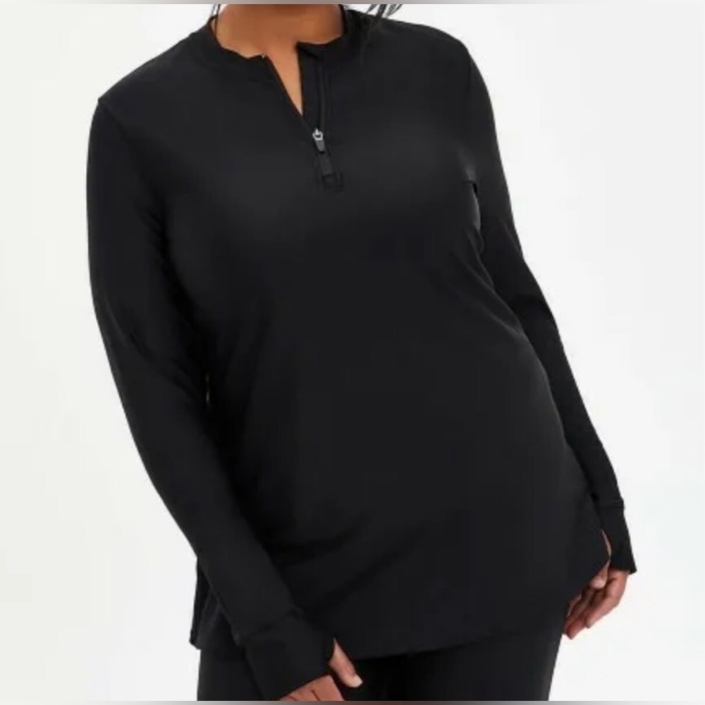 NWOT Torrid Rashguard